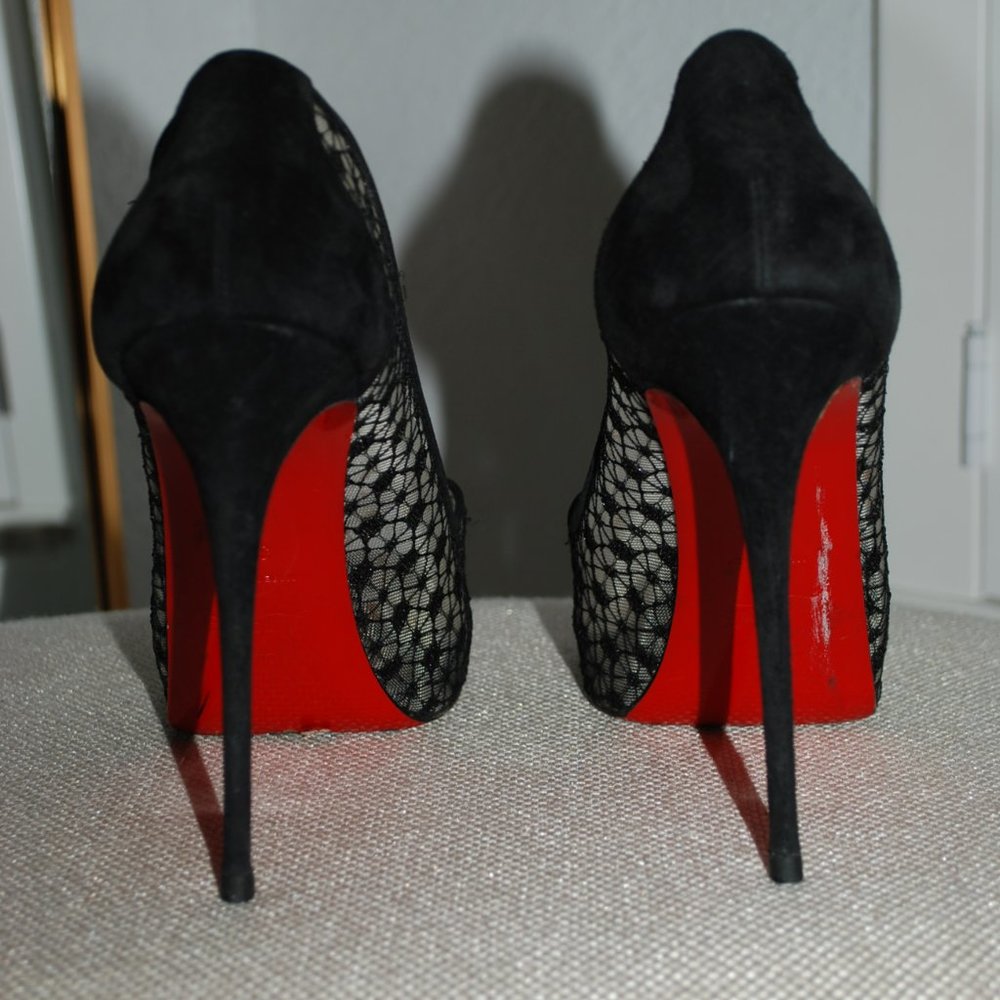 CHRISTIAN LOUBOUTIN - VERY LACE PLATFORM PUMPS - Picture 8 of 12